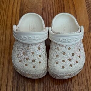 CROCS Kids Glitter Water Shoes - Cream